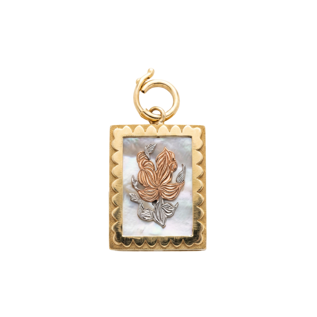 Pingente Flor com Chapa de Madrepérola em Ouro 18K